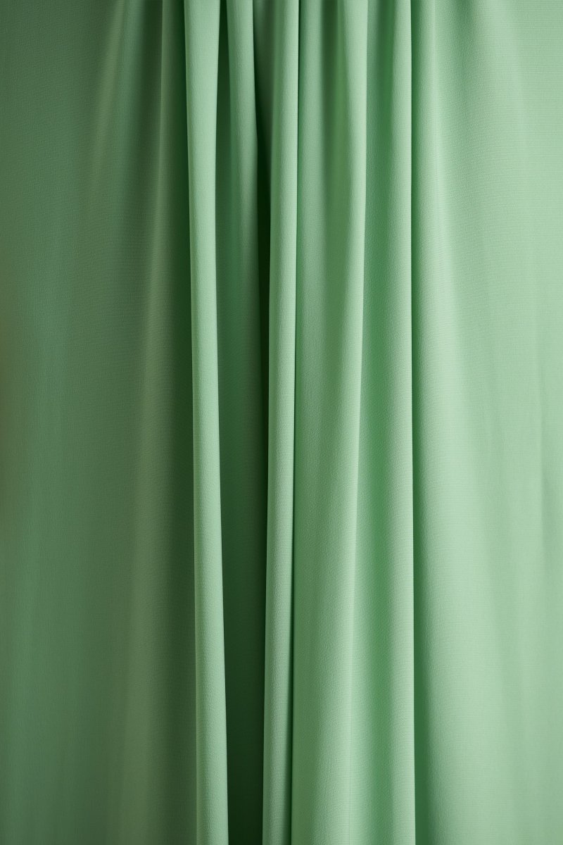 With Me | Vestido largo verde de cuello alto con frunces y aberturas - Imagen 7