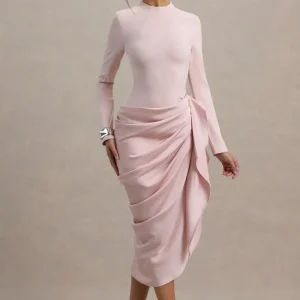Raffie | Vestido Midi satinado rosa con mangas largas y drapeado lateral