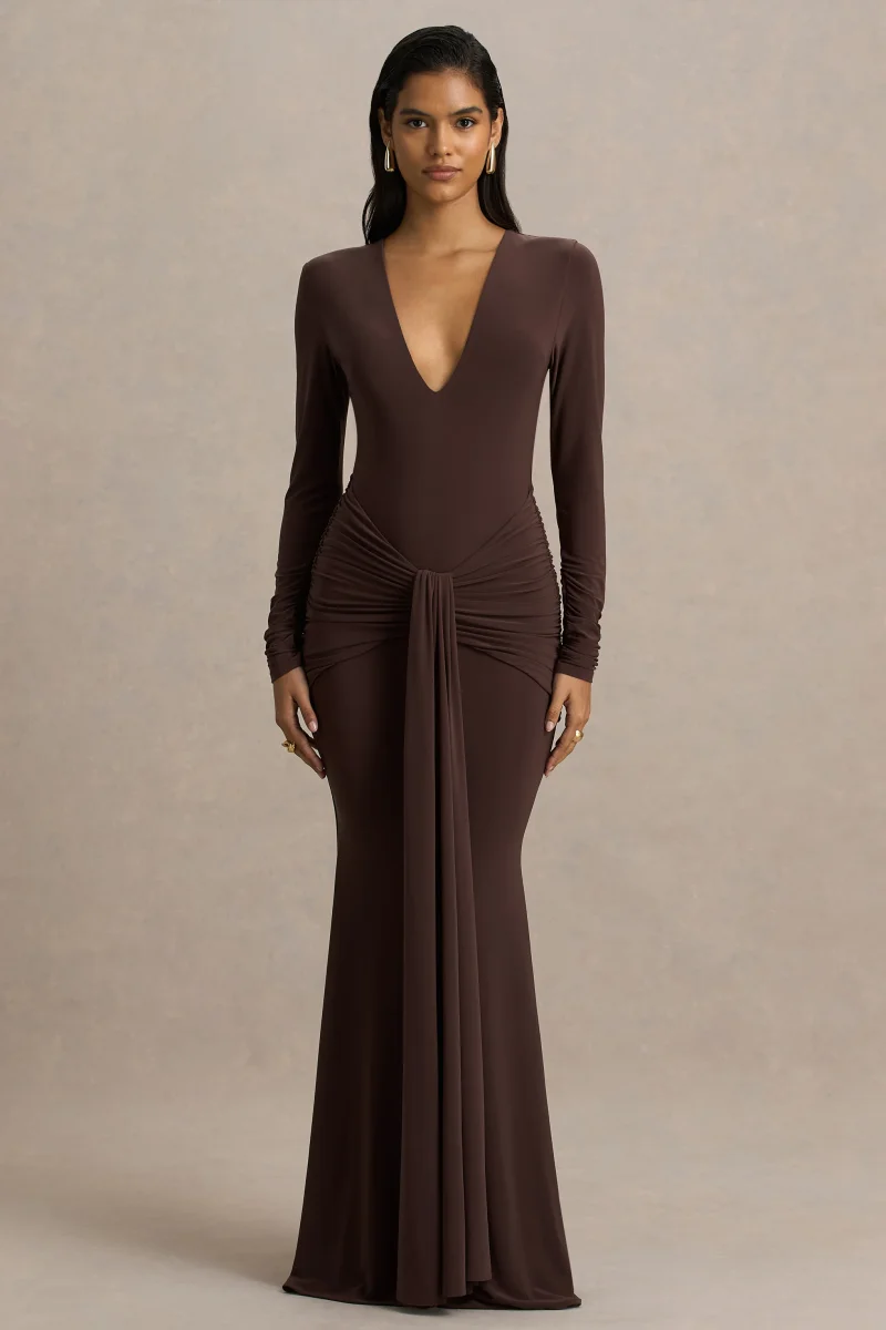 Saffie | Vestido Largo Chocolate De Escote Profundo Con Mangas Largas Y Detalles Fruncidos - Imagen 6