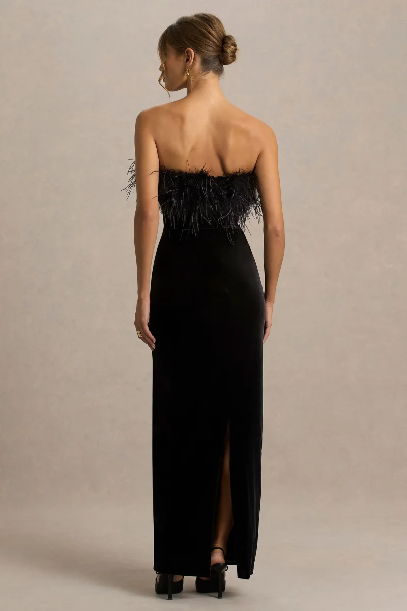 Arella | Vestido Largo de terciopelo negro con escote bandeau y ribete de plumas - Imagen 3