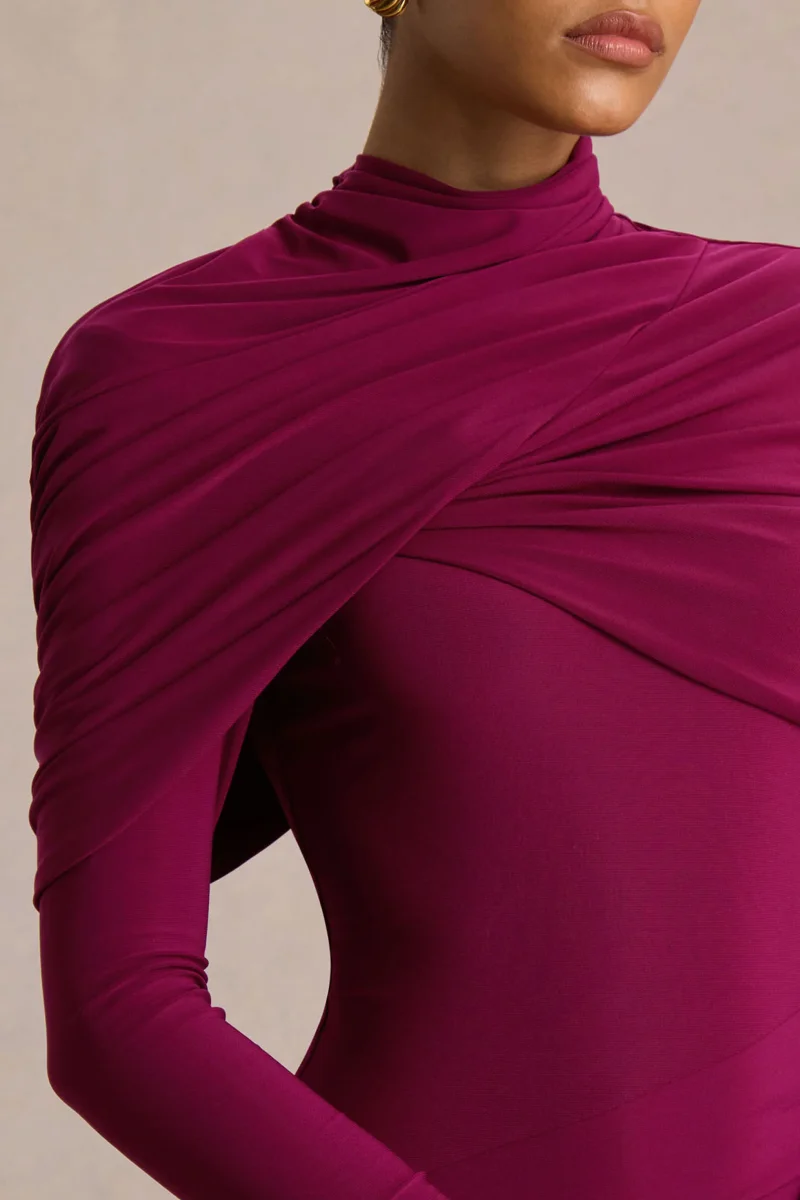 Aneira | Vestido largo burdeos de cuello alto con mangas capa - Imagen 4