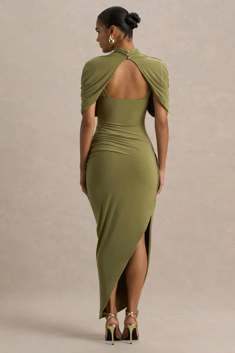 Enchant | Vestido Midi Verde Oliva Con Cuello Alto Y Mangas Capa Asimétricas - Imagen 3