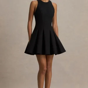 Leilani | Vestido Corto Negro de Escote Alto con Detalle de Volantes