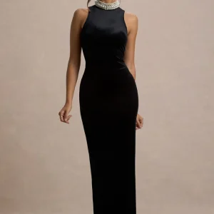 Audrine | Vestido largo de terciopelo negro y detalle de collar de perlas integrado