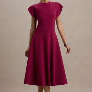 Linda | Vestido Midi Burdeos con Escote Alto y Mangas Cortas