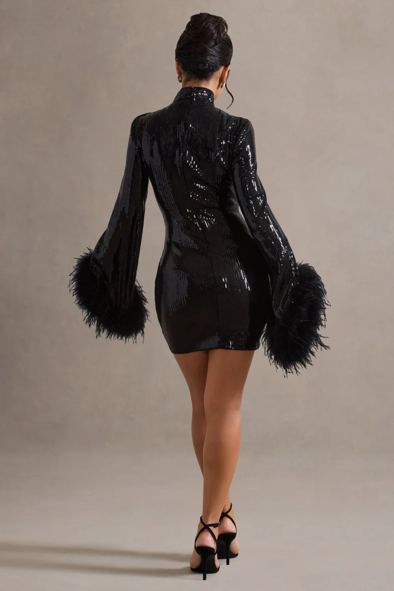 Cupid | Vestido corto de lentejuelas negras y Puños de plumas - Imagen 3