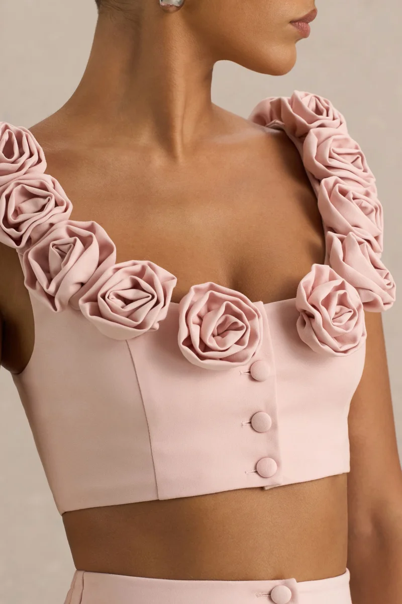 Blade | Top corto de tirantes rosa bebé con escote redondeado con detalles florales - Imagen 5