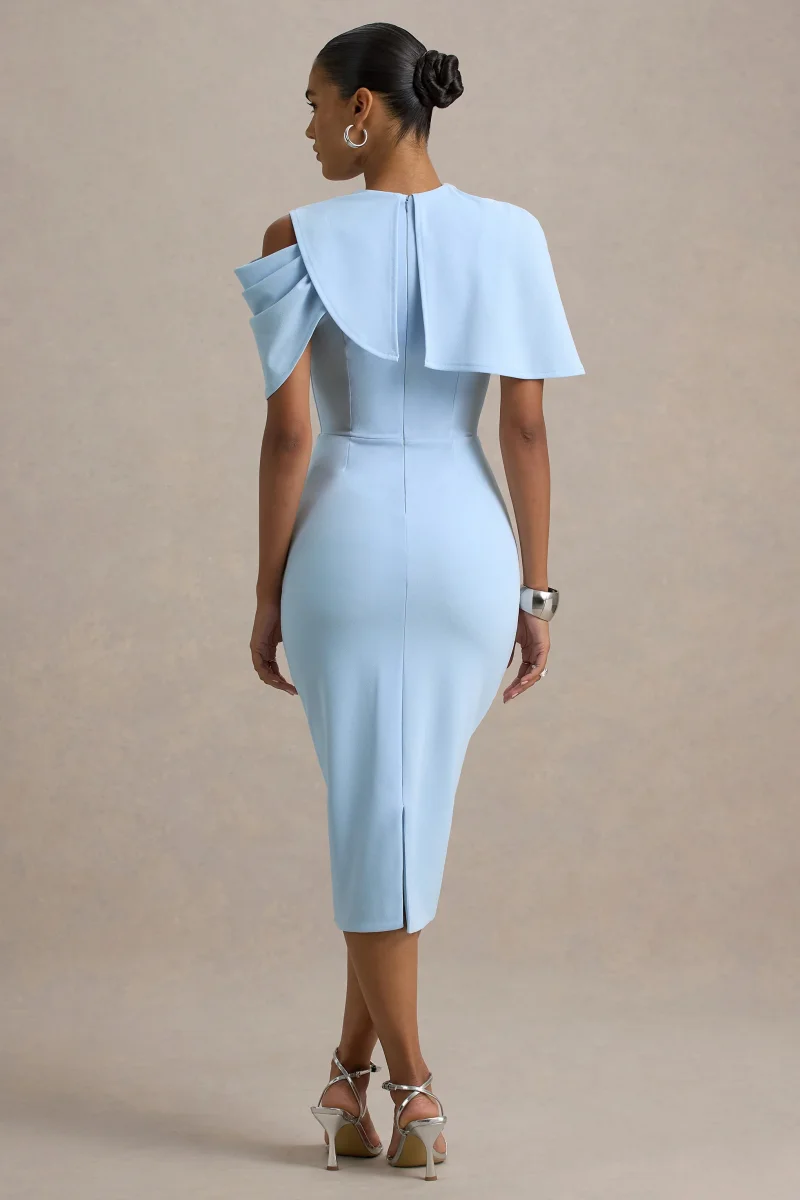 Dorothea | Vestido Midi Drapeado en azul con detalle de Capa - Imagen 3