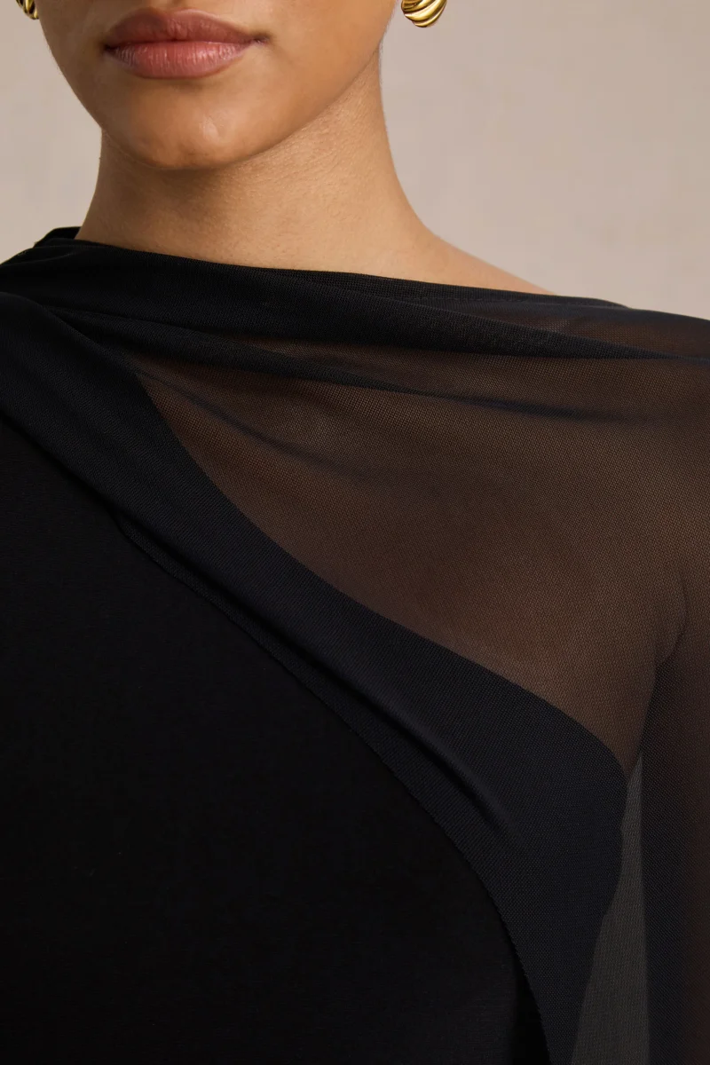 Mirelle | Vestido Largo negro con escote asimétrico y manga-capa transparente - Imagen 4