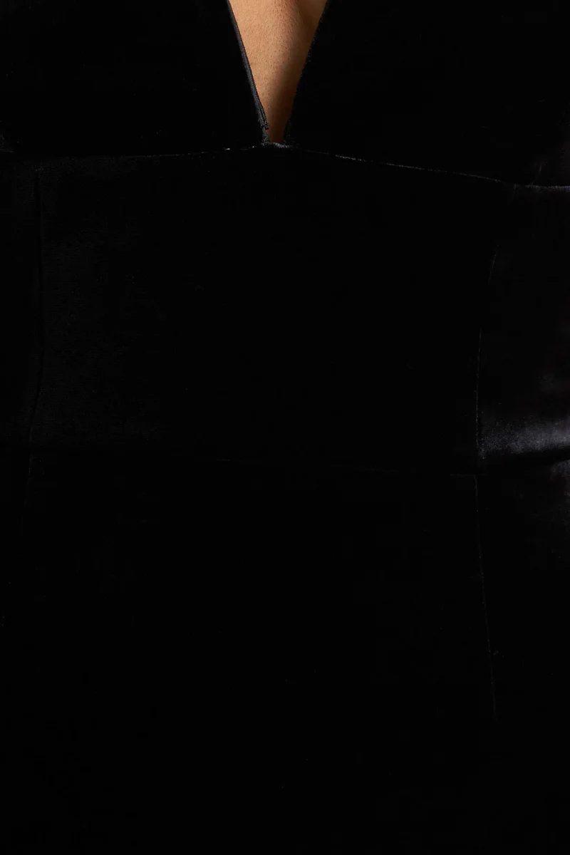 Yolanda | Vestido largo de terciopelo negro con escote corazón - Imagen 7
