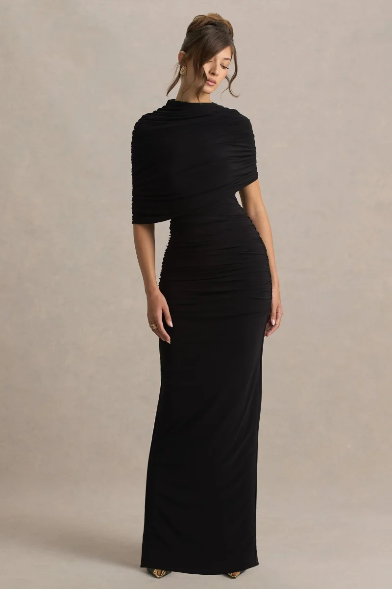Glitz | Vestido largo en Negro con Escote Alto, Manga Capa y Detalle Fruncido - Imagen 7