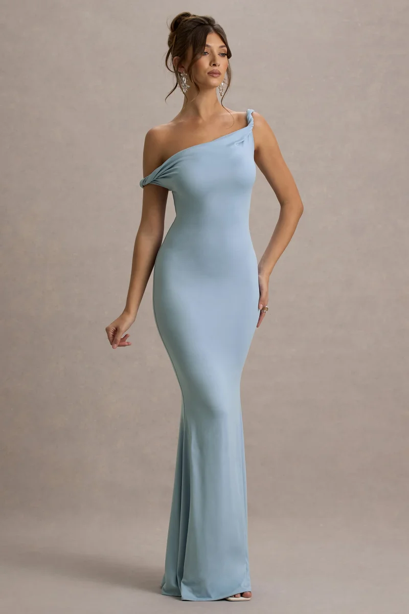 Lita | Vestido largo entallado en azul cielo y escote asimétrico retorcido - Imagen 2