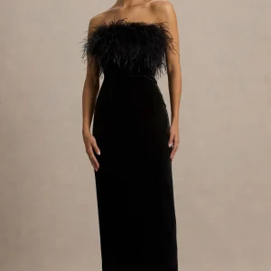 Arella | Vestido Largo de terciopelo negro con escote bandeau y ribete de plumas