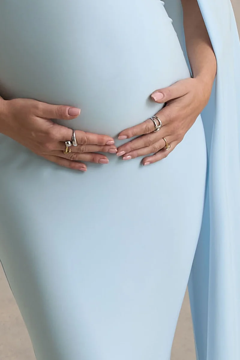 Aquila | Vestido largo de premamá Azul bebé con Escote Bardot y Manga Drapeada - Imagen 7