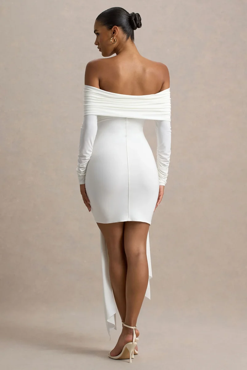 Essie | Vestido corto blanco de mangas largas con escote bardot y detalles de lazo - Imagen 3