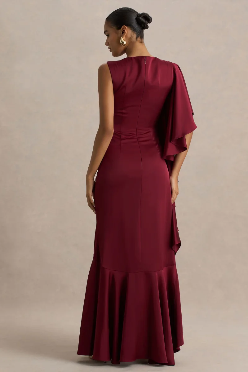 Freya | Vestido Largo De Satén Burdeos Con Cuello Alto y Detalle Fruncido - Imagen 3