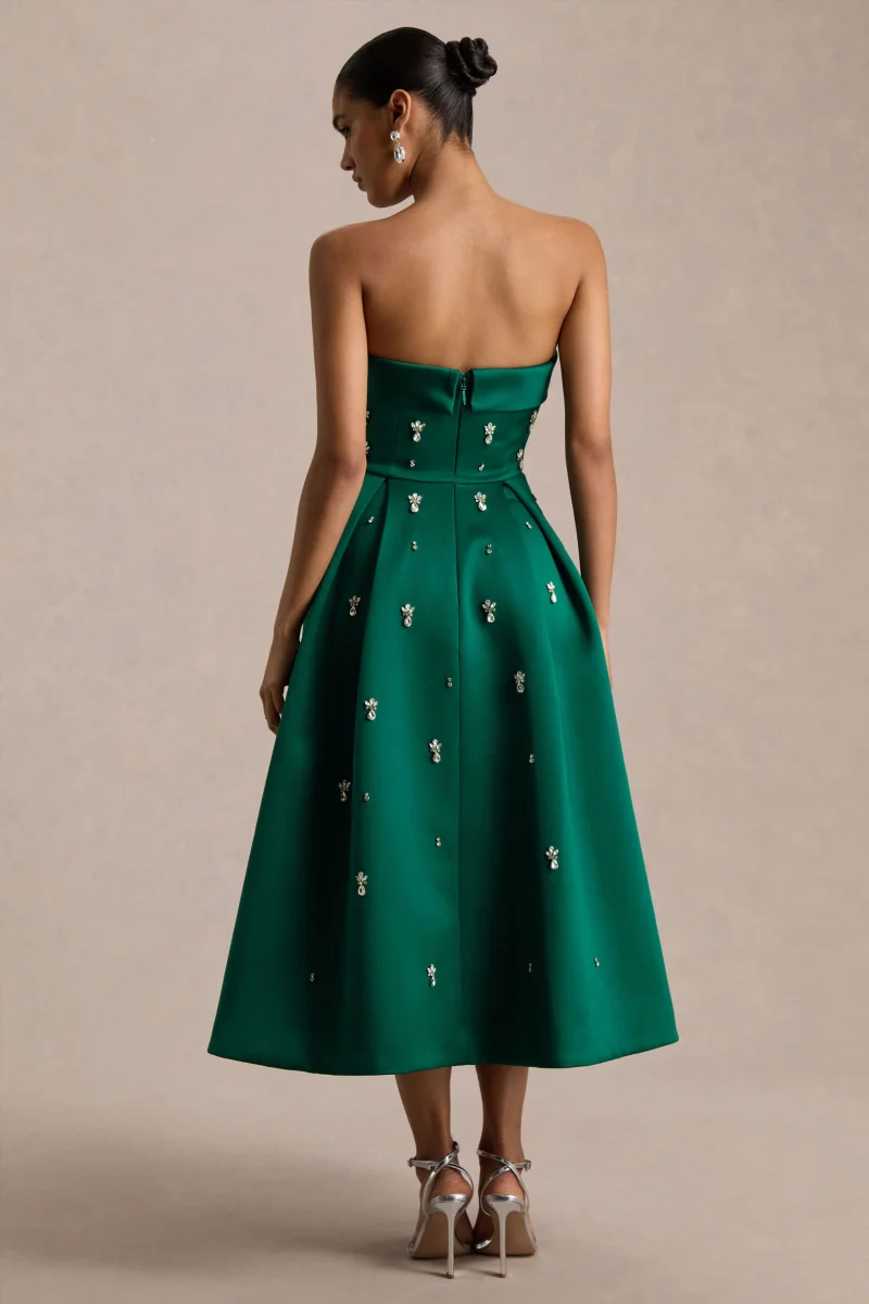 Sylvette | Vestido Midi Skater de Satén Verde Oscuro con Escote Bandeau - Imagen 3