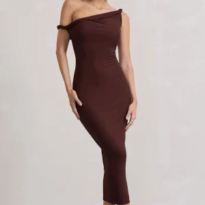 Salome | Vestido midi en marrón chocolate con escote asimétrico retorcido
