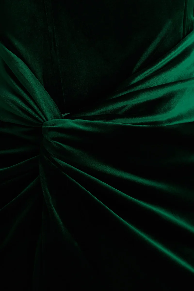 Fay | Vestido largo de Terciopelo Verde Botella con Nudo y Estilo Corsé - Imagen 7