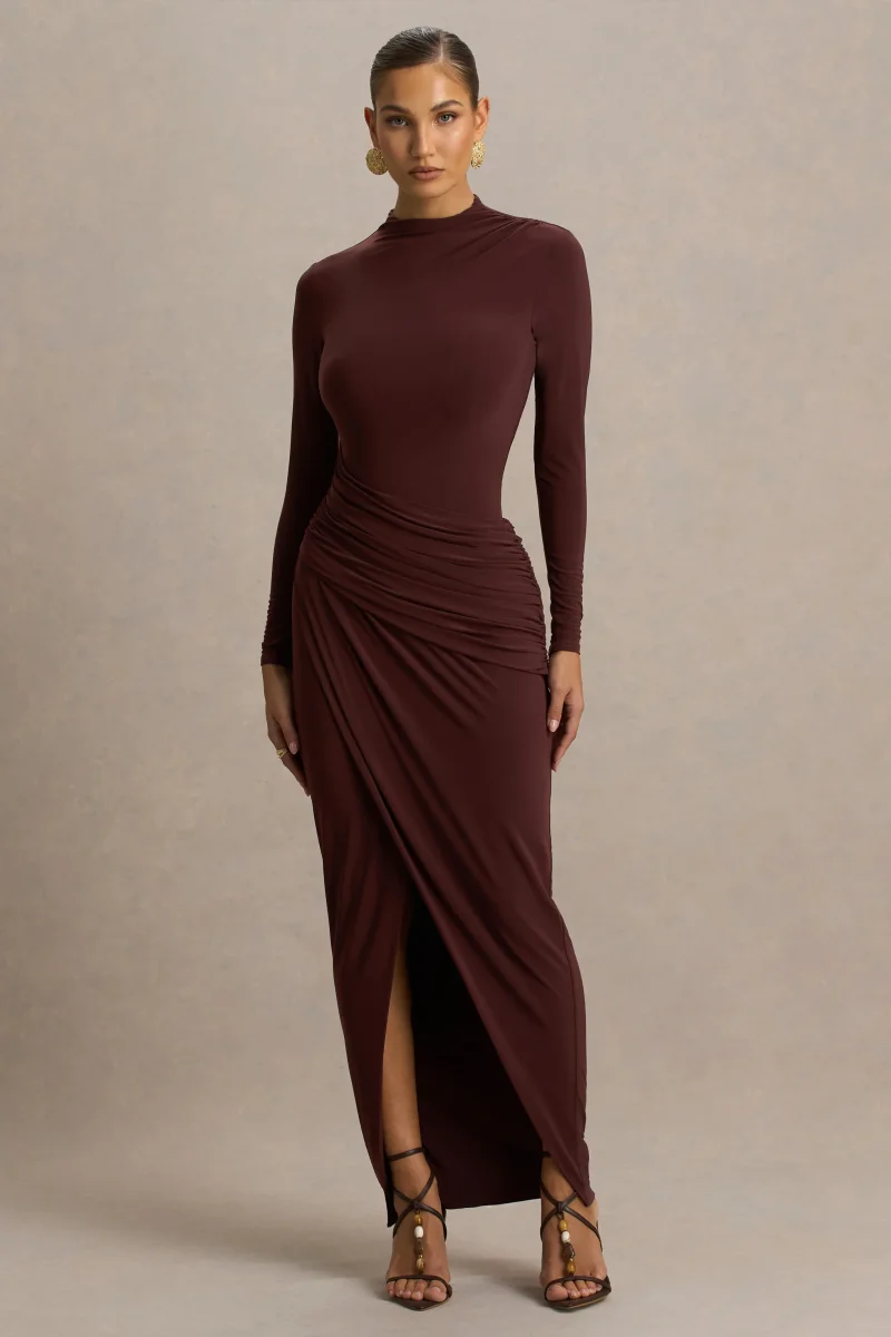 Zephyra | Vestido Largo Marrón Con Escote Alto Cruzado - Imagen 6