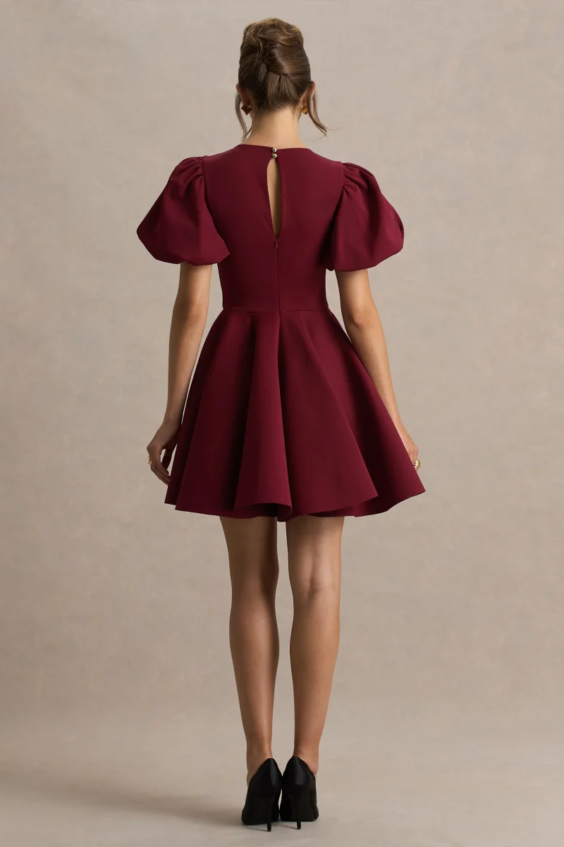 Emelia | Vestido Corto Skater Burdeos con Mangas Abullonadas - Imagen 3