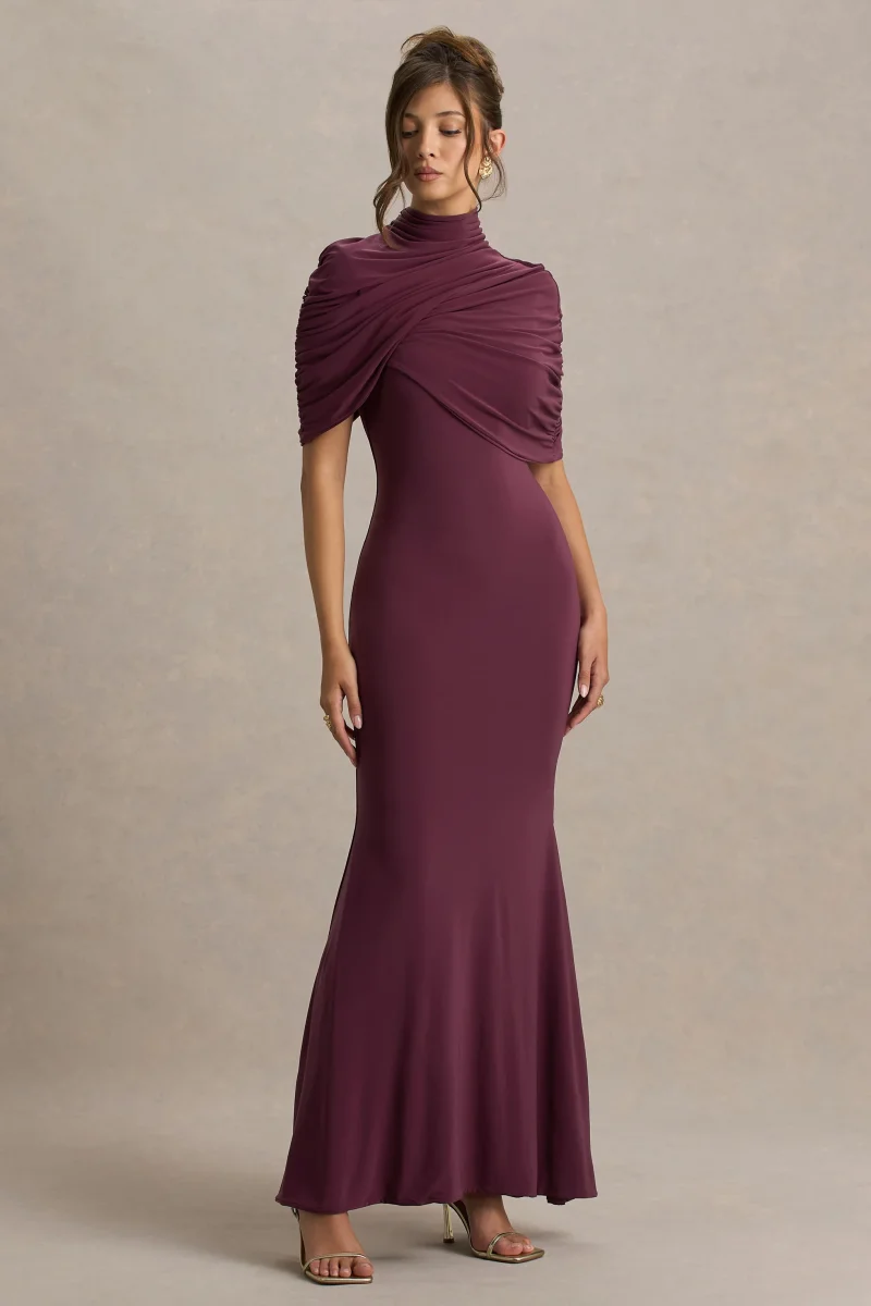 Cleora | Vestido largo burdeos con detalle de capa retorcida